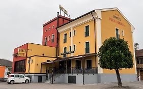 Hotel Blue Ribbon